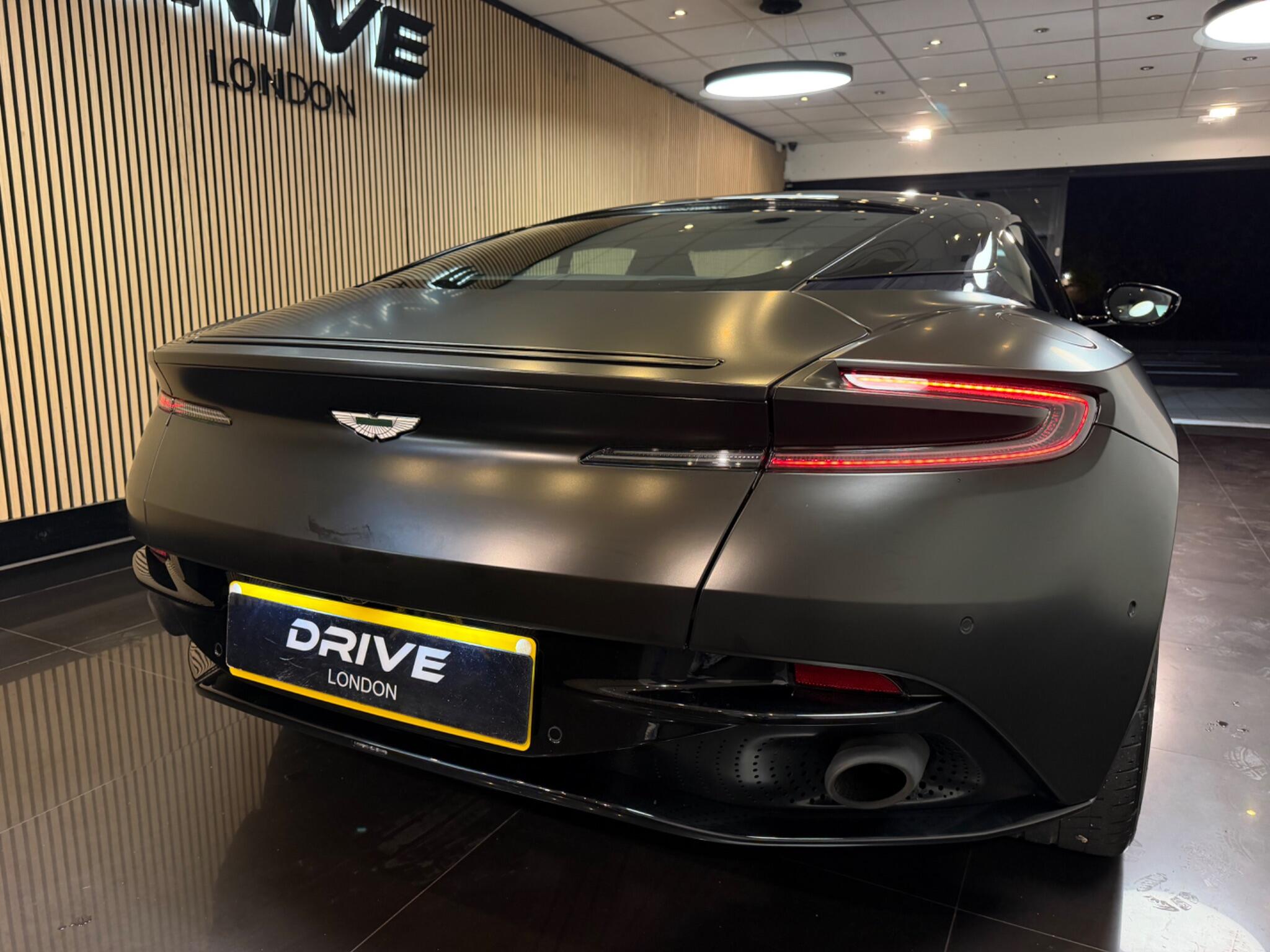 Aston Martin DB11